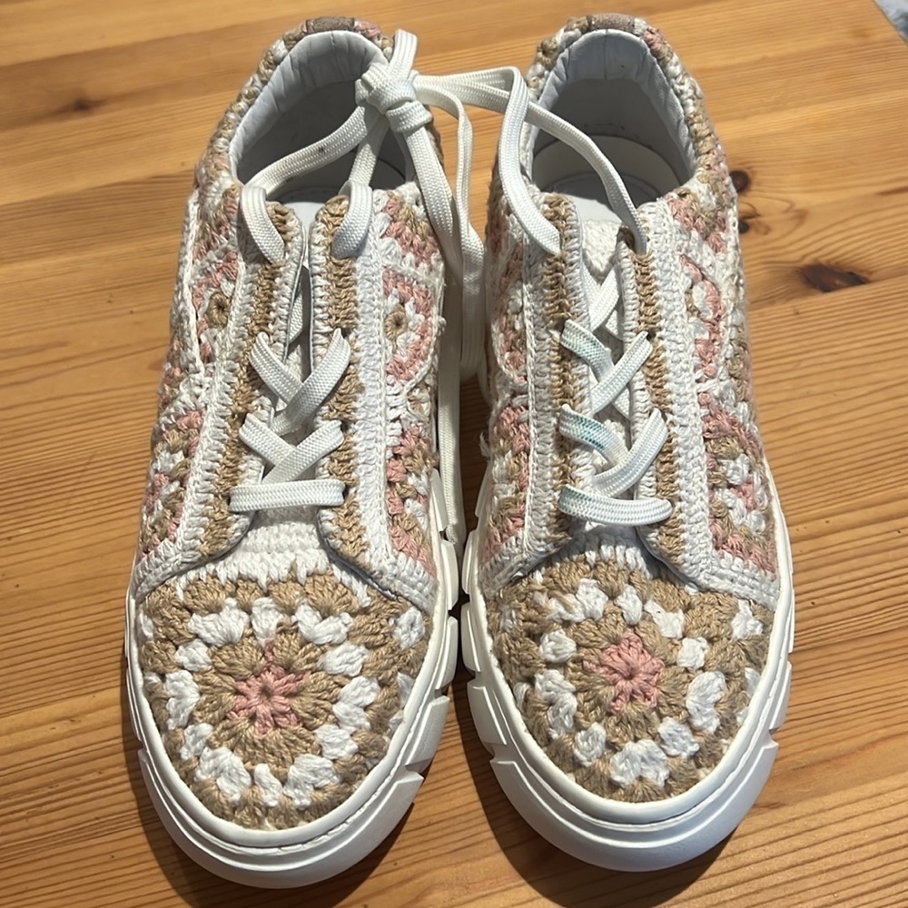 FREE PEOPLE Catch Me If You Can Crochet Sneakers Pink Blush NWOT JB - Picture 7 of 13